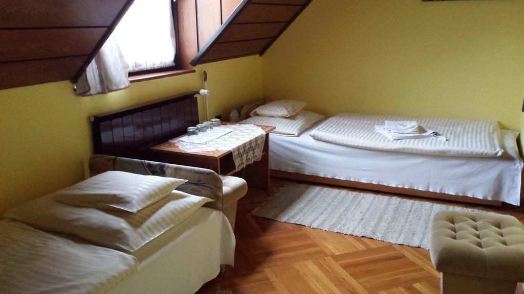 Kocsis Panzio Es Etterem Bed & Breakfast Komárom Rom bilde